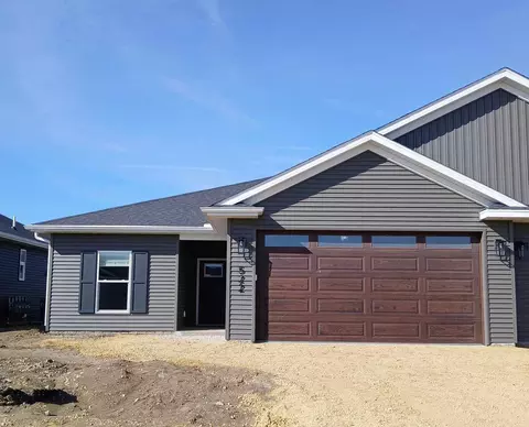 522 N 4th Ave, Eldridge, IA 52748