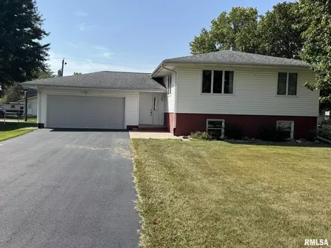506 S State St, Annawan, IL 61234