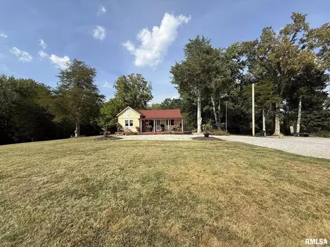 6584 Grand Ave, Carterville, IL 62918