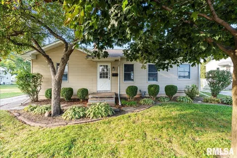 2609 39th Ave, Moline, IL 61265