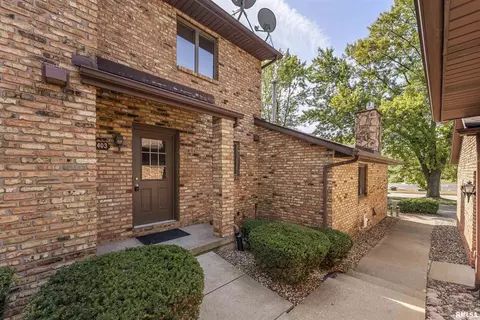 2403 E 51st St #1, Davenport, IA 52807