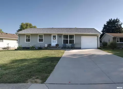 865 16th Ave NW, Clinton, IA 52732