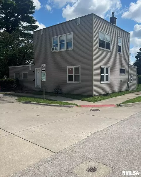 900 42nd Ave, Rock Island, IL 61201