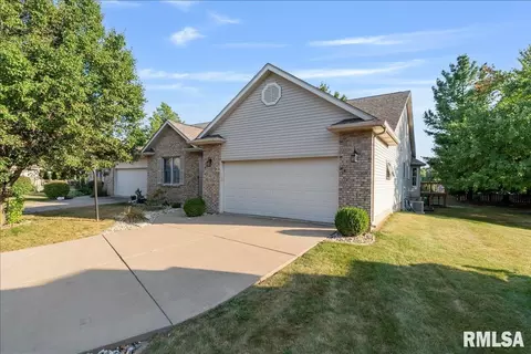 2156 Norman Ct S, Bettendorf, IA 52722