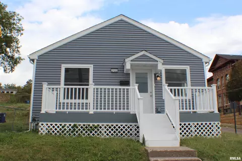 2122 E 12th St, Davenport, IA 52803