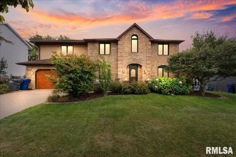 3055 Hartford Dr, Bettendorf, IA 52722