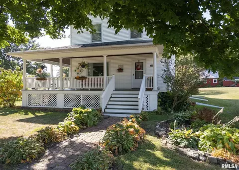 307 W 3rd Ave, Woodhull, IL 61490