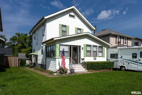 2016 12th St, Rock Island, IL 61201