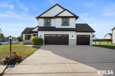 115 Parkview Dr, Eldridge, IA 52748