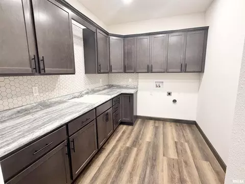 910 W Main St, Aledo, IL 61231 photo 19