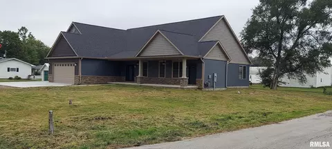 910 W Main St, Aledo, IL 61231 photo 2
