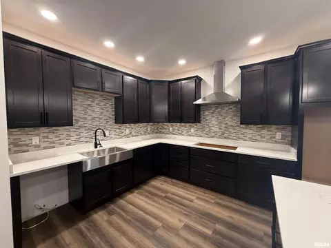 910 W Main St, Aledo, IL 61231 photo 7
