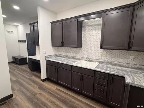 910 W Main St, Aledo, IL 61231 photo 21