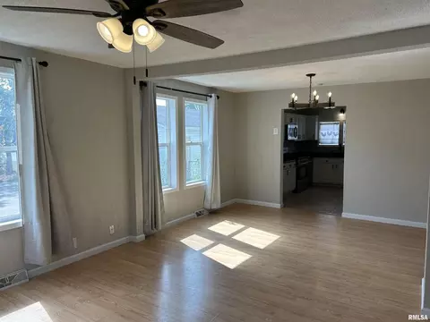 2201 43rd St, Moline, IL 61265 photo 14
