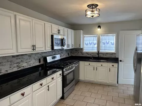 2201 43rd St, Moline, IL 61265 photo 18