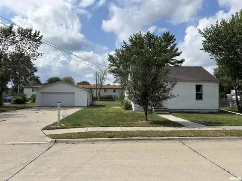 2201 43rd St, Moline, IL 61265 photo 3