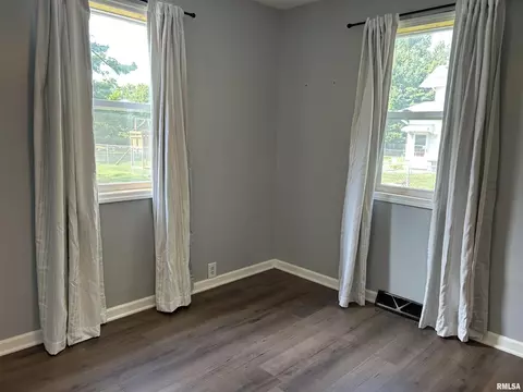 2201 43rd St, Moline, IL 61265 photo 23