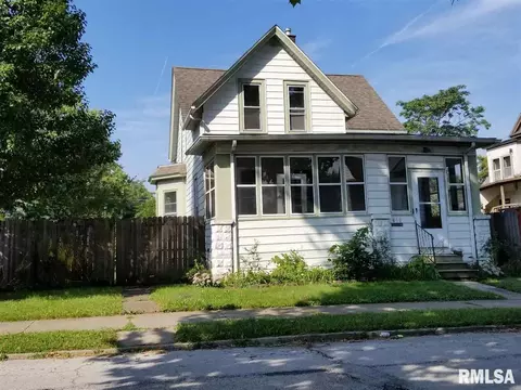 818 15th St, Rock Island, IL 61201