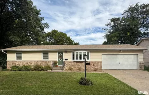 2407 2nd St, Moline, IL 61265