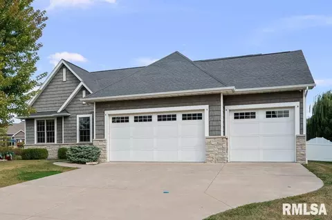6691 Spring Creek Dr, Bettendorf, IA 52722