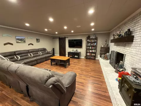 117 Marshall Pl, Carmi, IL 62821 photo 5
