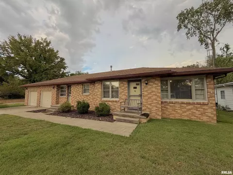 117 Marshall Pl, Carmi, IL 62821
