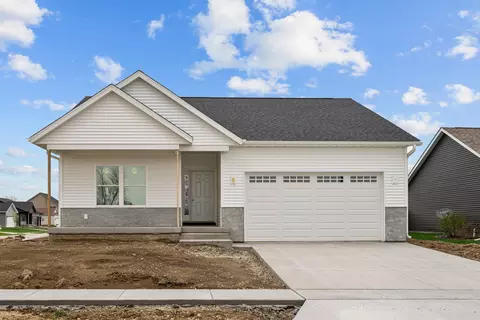 4738 W 11th St, Davenport, IA 52804
