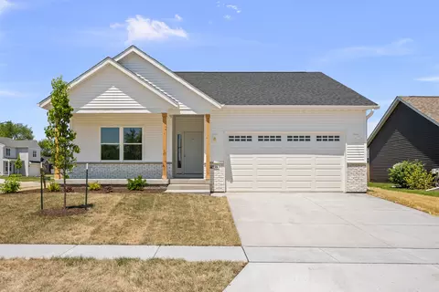 4738 W 11th St, Davenport, IA 52804