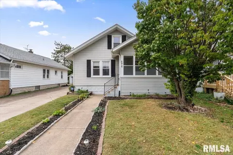 2416 30th St, Rock Island, IL 61201