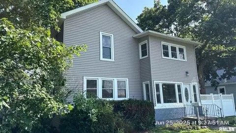 507 E Main St, Aledo, IL 61231