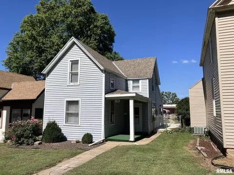 2045 Chestnut St, Quincy, IL 62301