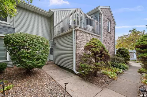 2422 E 51st St #E, Davenport, IA 52807