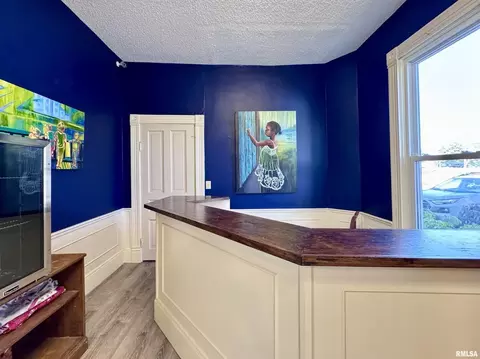 Entry Way - 1415 4th St, Fulton, IL 61252 photo 1 of 3