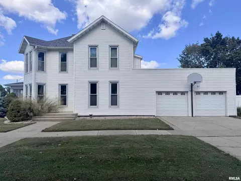 Exterior - 1415 4th St, Fulton, IL 61252 photo 2 of 10