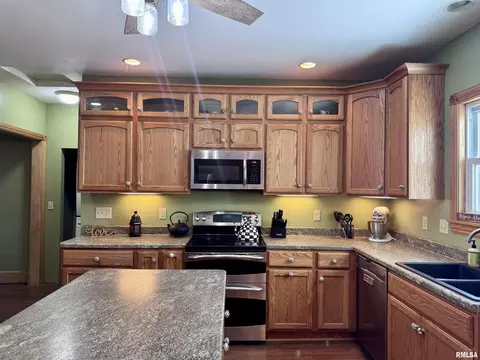 Kitchen - 1415 4th St, Fulton, IL 61252 photo 5 of 5