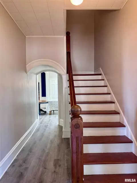 Entry Way - 1415 4th St, Fulton, IL 61252 photo 3 of 3