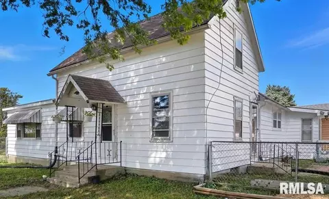 17684 W Eagle Point Rd, Polo, IL 61064