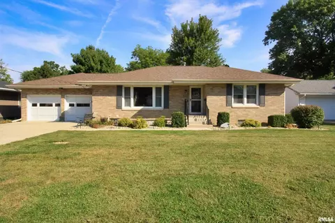 513 E Pearl St, Geneseo, IL 61254