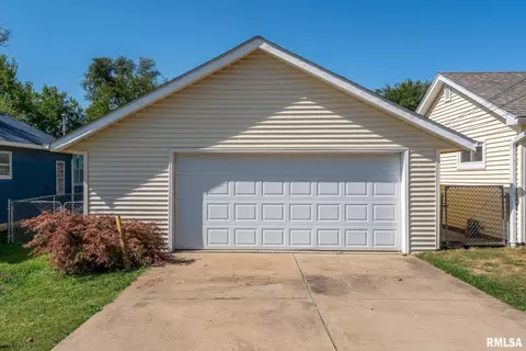 2317 46th St, Moline, IL 61265 photo 3