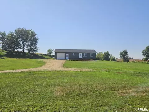 7215 275th St, Dixon, IA 52745