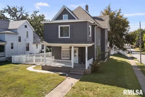 2034 Farnam St, Davenport, IA 52803