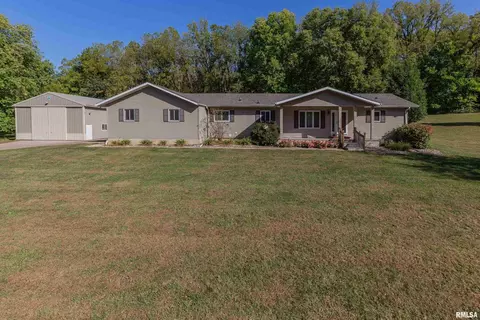 3400 Telegraph Rd, Davenport, IA 52804