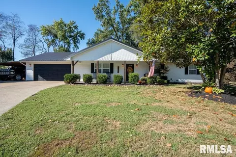 1515 Brittany Ln, Marion, IL 62959