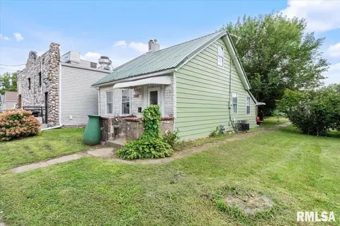1505 W 14th St, Davenport, IA 52804
