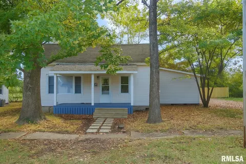 812 W Madison St, Herrin, IL 62948