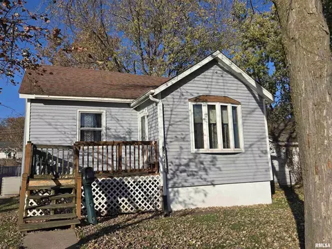 1216 9th Ave S, Clinton, IA 52732