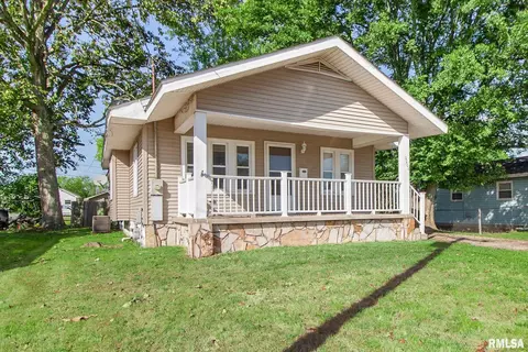 1104 E Reeves St, Marion, IL 62959