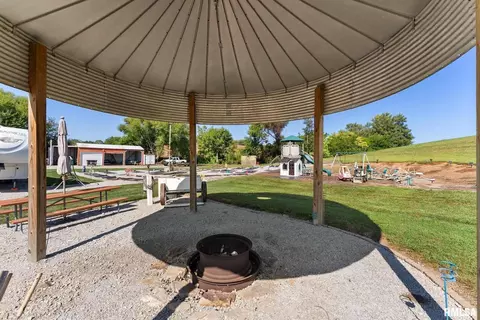 1422 Mccloud Rd, Aledo, IL 61231 photo 9