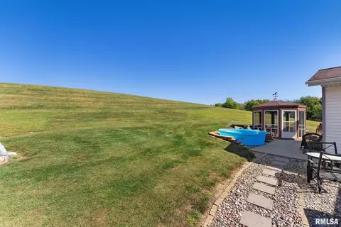 1422 Mccloud Rd, Aledo, IL 61231 photo 7