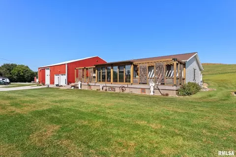 1422 Mccloud Rd, Aledo, IL 61231 photo 2